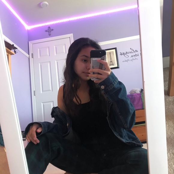 Meet your Posher, Cassidy - Picture 1 of 1